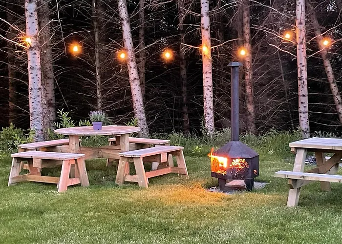 Woodland Lodge Green Room