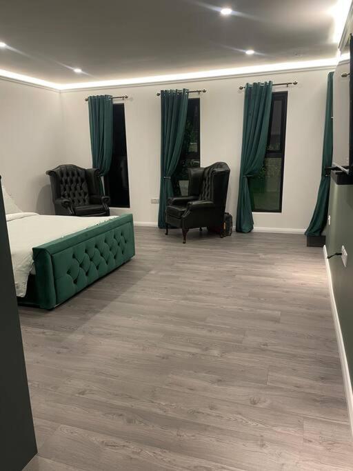 Woodland Apartment